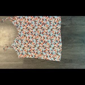 **LIKE NEW** Floral Patterned LOFT Flow Tank M